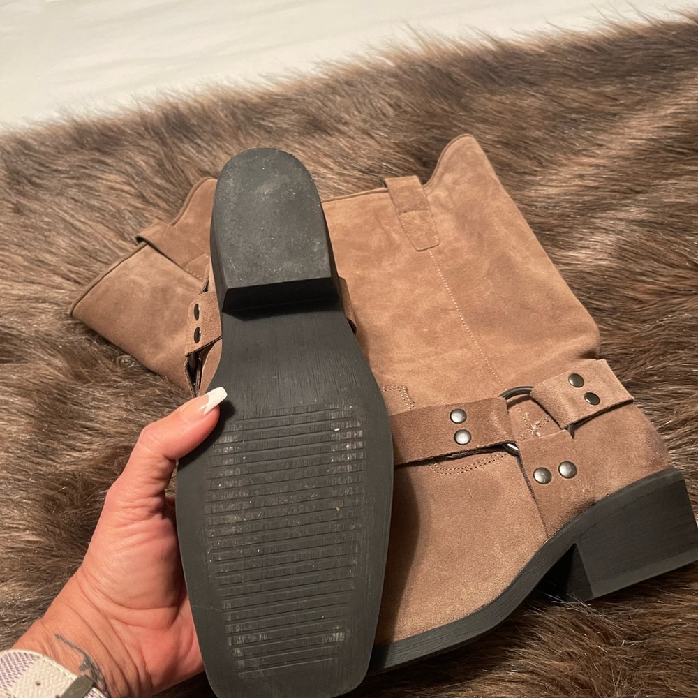 Steve Madden Tan Ankle Boots